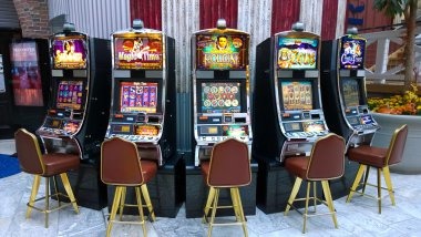 Live dealer studio with professional cameras and real-time draw display
